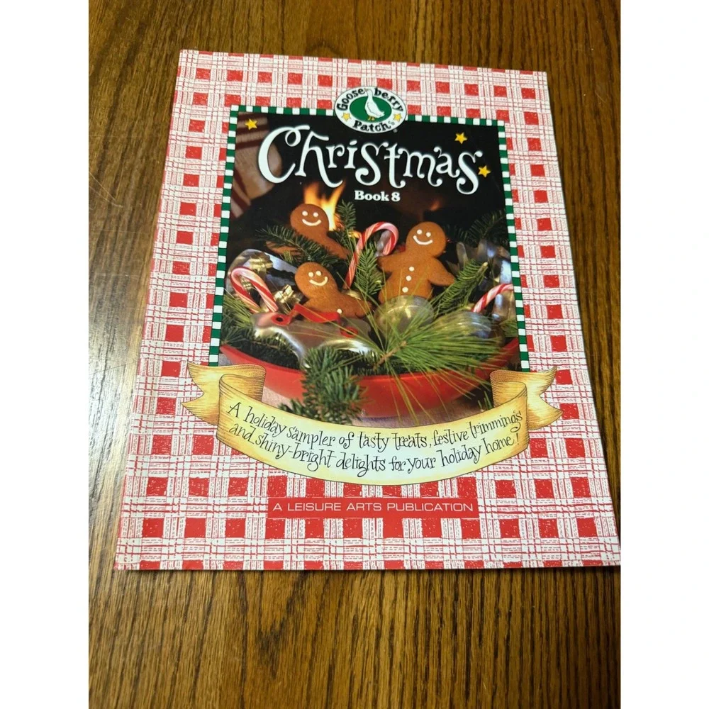 Gooseberry Patch Christmas Book Lot of 2 Leisure Arts Recipes Crafts Holiday